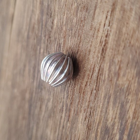 Silver flute charm Ball bead - Picture 1 of 2
